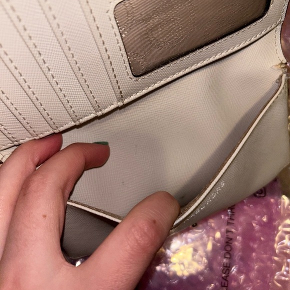 MICHAEL KORS MONOGRAM BEIGE WALLET - Picture 11 of 15